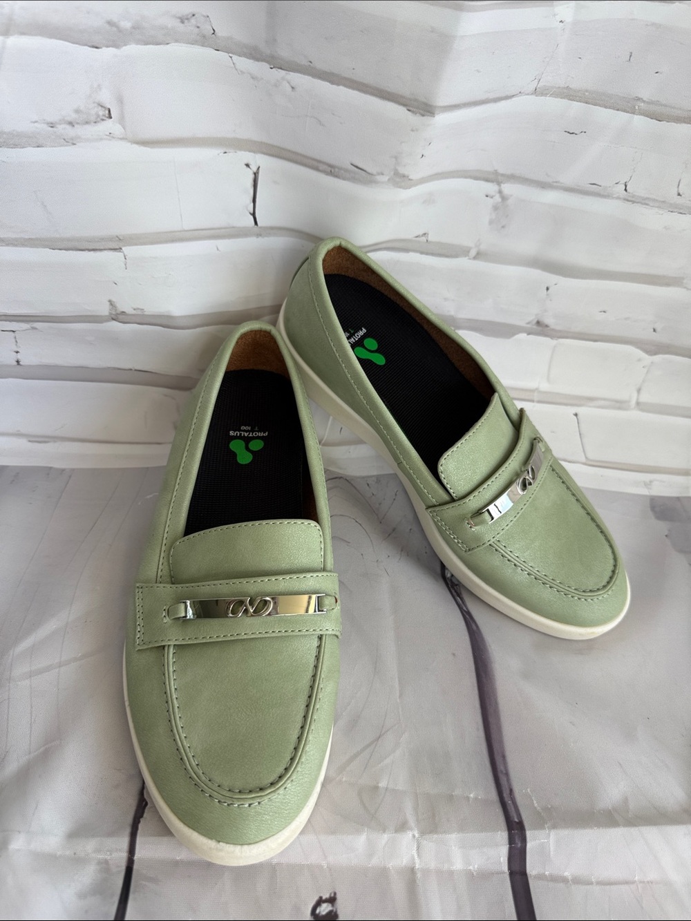 Naturalizer Isla Bit Loafer in Pistachio Green with Silver Accent - MWOB